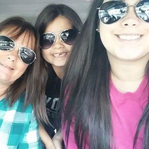 Meet your Posher, Leanne